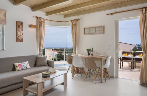 Stalos Villa | Pantanassa Villas - Villa Efterpe with Sea View