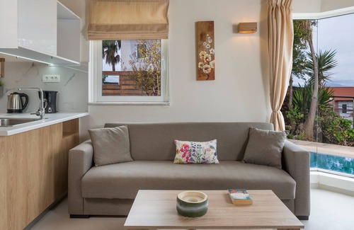 Stalos Villa | Pantanassa Villas - Villa Efterpe with Sea View