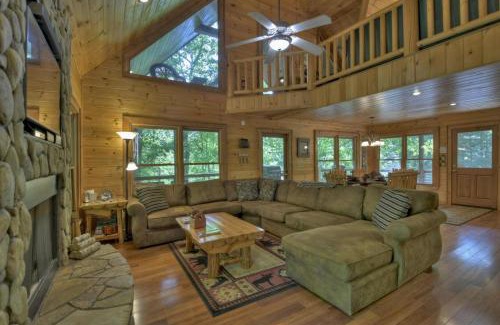 Cherry Log House | Papa Bear Lodge