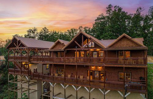 Caton House | Papa Bear's Mountain Lodge-amazing gametheater room, indoor year-round pool, great location, Wi-Fi
