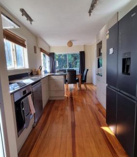 New Plymouth House | Papa's place