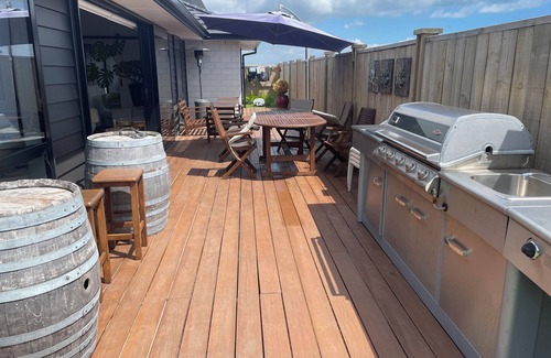 Papamoa Beach House | Papamoa Bliss: A Luxury Escape