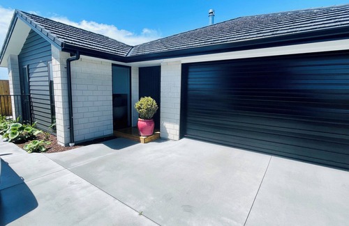 Papamoa Beach House | Papamoa Bliss: A Luxury Escape