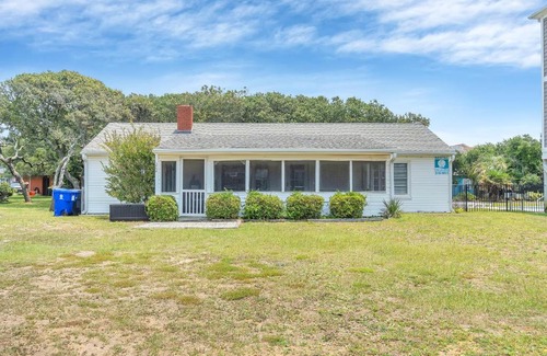 Yaupon Beach House | Papas Place by Oak Island Accommodations