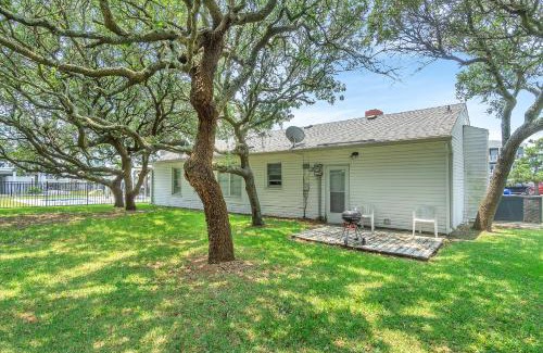 Yaupon Beach House | Papas Place by Oak Island Accommodations