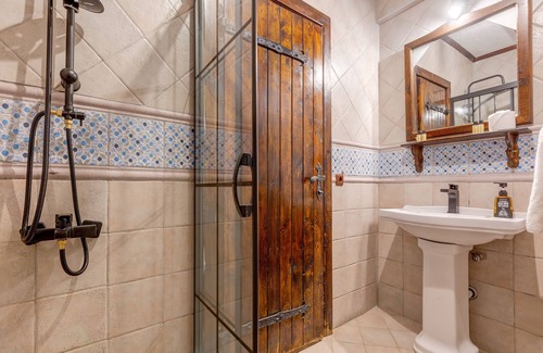 Altinoluk Hotel | Papazlikhan Hotel