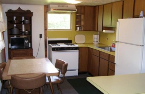 Drummond House | Papins Resort Cabin #3
