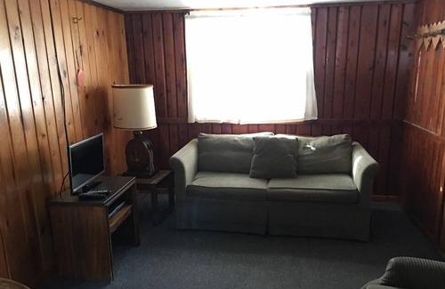 Drummond House | Papins Resort Cabin #3