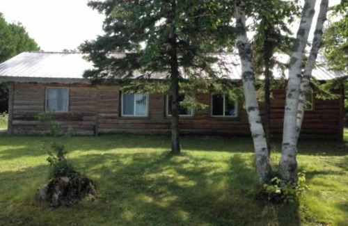 Drummond House | Papins Resort Cabin #9