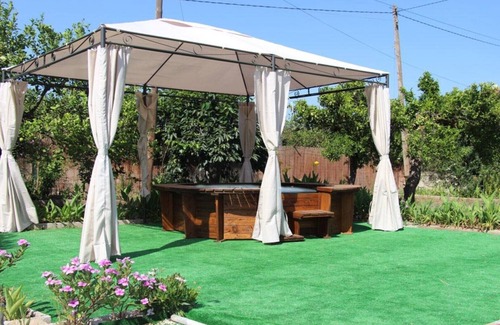 Alora Cottage | Paquita and Telesforo House