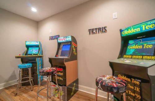 Helen Apartment | Par-Tee Haus II