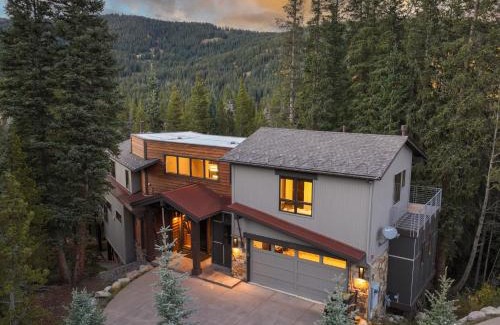 Copper Mountain House | Parade of Homes triple award winning estate, short WALK TO SLOPES, sprawling modern luxury!