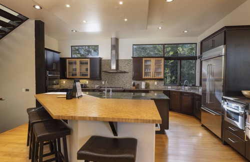 Copper Mountain House | Parade of Homes triple award winning estate, short WALK TO SLOPES, sprawling modern luxury!
