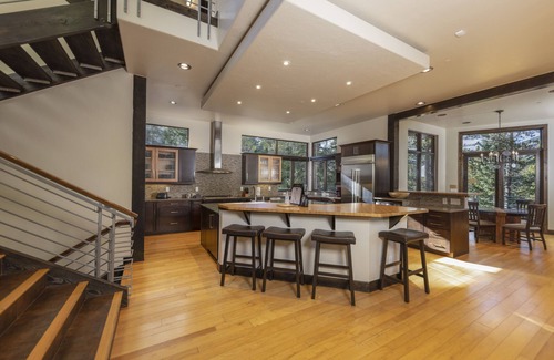 Copper Mountain House | Parade of Homes triple award winning estate, short WALK TO SLOPES, sprawling modern luxury!
