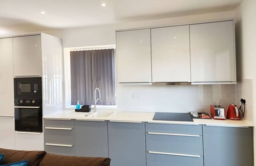 Kidlington Apartment | Paradigm Court, Luxury 2-Bedroom Apartment, Oxford