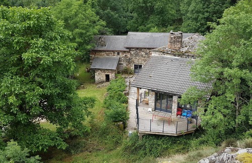 Intres House | Paradis Familial en Ardèche Avec Rivière, Jacuzzi et Sauna, au Grand Calme