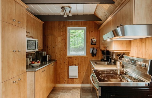 Orford Ski Chalet | Paradise 2, Gorgeous and cozy cottage, perfect for getaways. 2 minutes away from Mount Orford