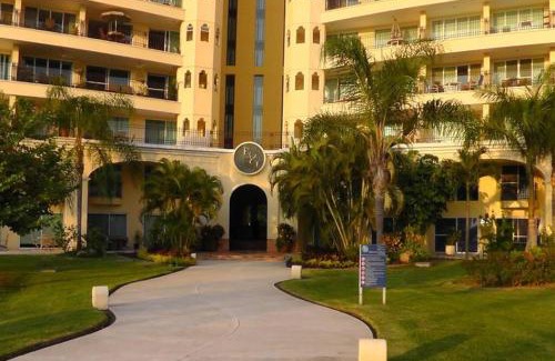 Marina Vallarta Apartment | Paradise apartment, private beach condo Bay View Grand