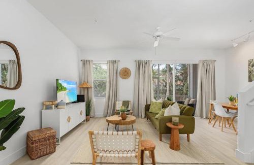 Iona House | Paradise at Hidden Palms Cove
