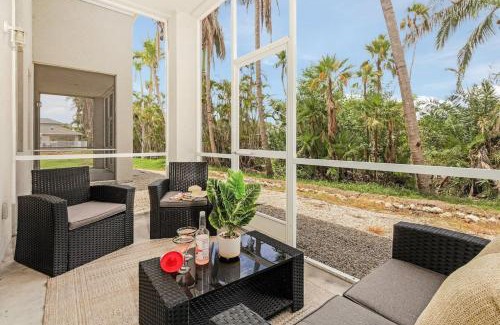Iona House | Paradise at Hidden Palms Cove