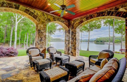 Cedar Cliff House | Paradise at Lake Chatuge