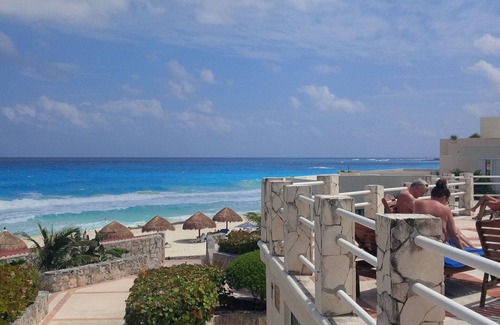 Zona Hotelera Condo | PARADISE AWAITS YOU !