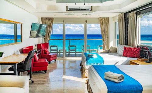 Punta Cancun Apartment | Paradise Beachfront & Nightlife Heart
