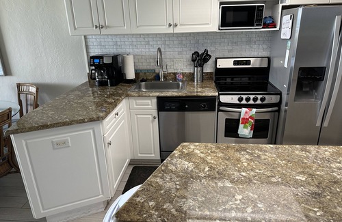 Marco Island Condo | 🏝️ Paradise Beckons! 2BR 2BA Sea Winds Beachfront! 🏝️