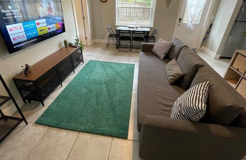 Sailboat Bend House | Paradise Blue - Private Cottage - Patio/Parking/Pets