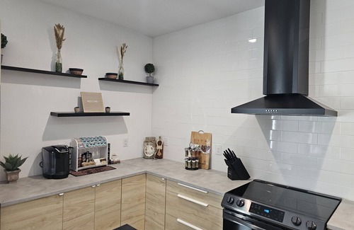 Cedar Crest House | Paradise Bungalow 4bdrm Bishop Arts Downtown Adjacent