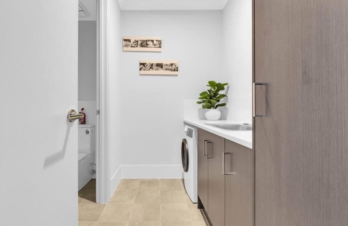 Paradise House | Paradise Family Home, Close to CBD & Amenities
