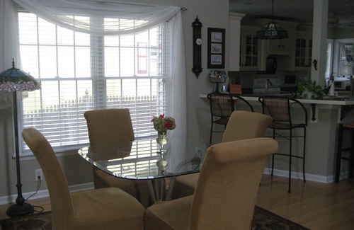 Villas House | Paradise Found-cottage few houses to beach-Spectacular sunsets-Pet friendly
