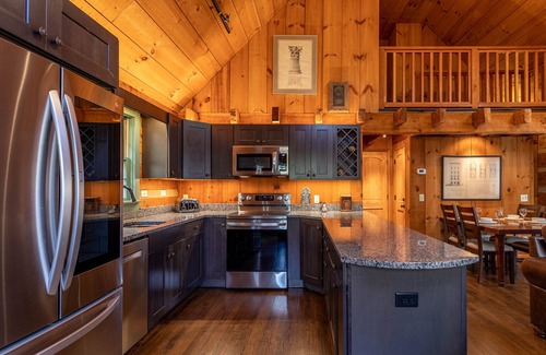 Boone Cabin | Paradise Found - Newly updated cabin on the River with Hot Tub, screened in porch