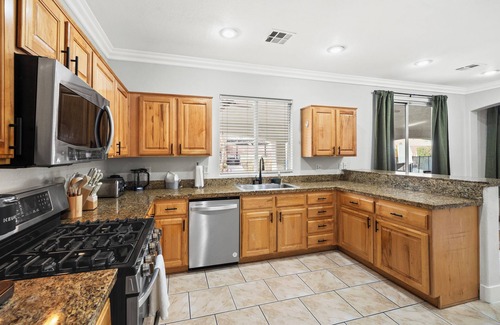 North Las Vegas House | Paradise Found: Luxurious Poolside Escape