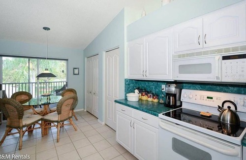 Palmer Ranch Condo | Paradise Home away from Home: Golf, Swimming, Tennis, & lots of Fun in the Sun!