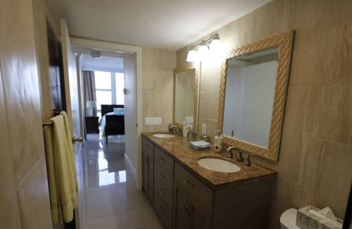 Bermuda Riviera Condo | Paradise in Fort Lauderdale Galt ocean on the beach and in the Sand