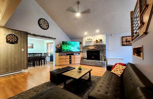 Pocono Summit House | Paradise in heart of Poconos FaSt InTeRnEt Close to All Attractions
