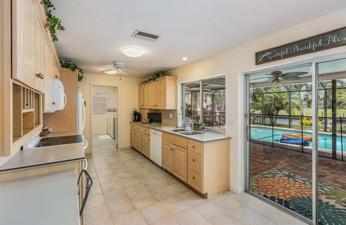 Pelican House | Paradise In The Cape with Private Heated Pool Plus Gulf & Beach Access