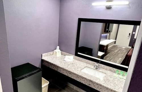 South Montebello Hotel | Paradise Inn