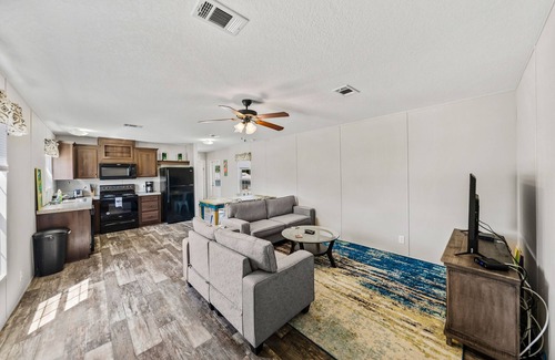Port Charlotte House | Paradise is all around! Beaches, Golf Courses, Restaurants & Shopping