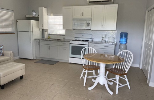 Tar Bay Apartment | Paradise is just a click away.