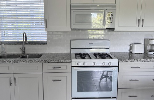 Tar Bay Apartment | Paradise is just a click away.