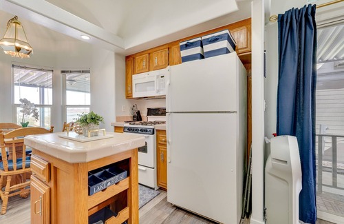 Lake Havasu City House | Paradise Island, Lakefront, free boat launch and boat/trailer parking
