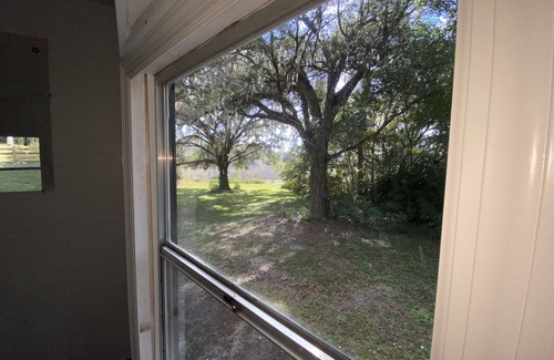 Lady Lake House | Paradise @ Lady Lake Minutes from the Villages, Ocala Forest, & Florida Springs.