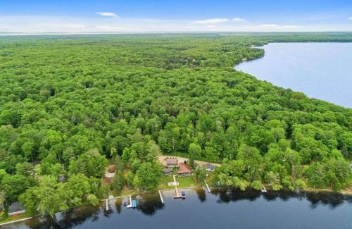 Carp Lake House | Paradise Lake Hidden Gem
