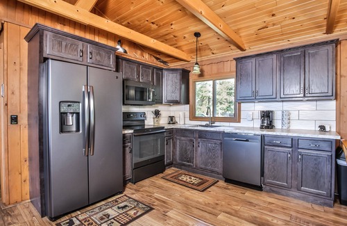 St Germain House | Paradise Lakeside Cabin on Lost Lake (Lost Paradise)