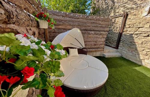 Reillanne Apartment | Paradise Love In Provence - loft en pierres - spa privatif