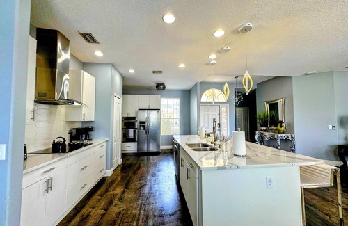Mandalay House | Paradise Near IMG Academy And Siesta Key Beach