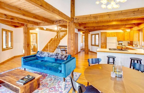 Bloomville House | Paradise on 12 Acres with A/C and Pool Nearby