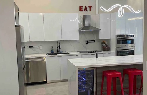 Sunrise House | Paradise On The Laken15-20mins from the beaches & FLL airport